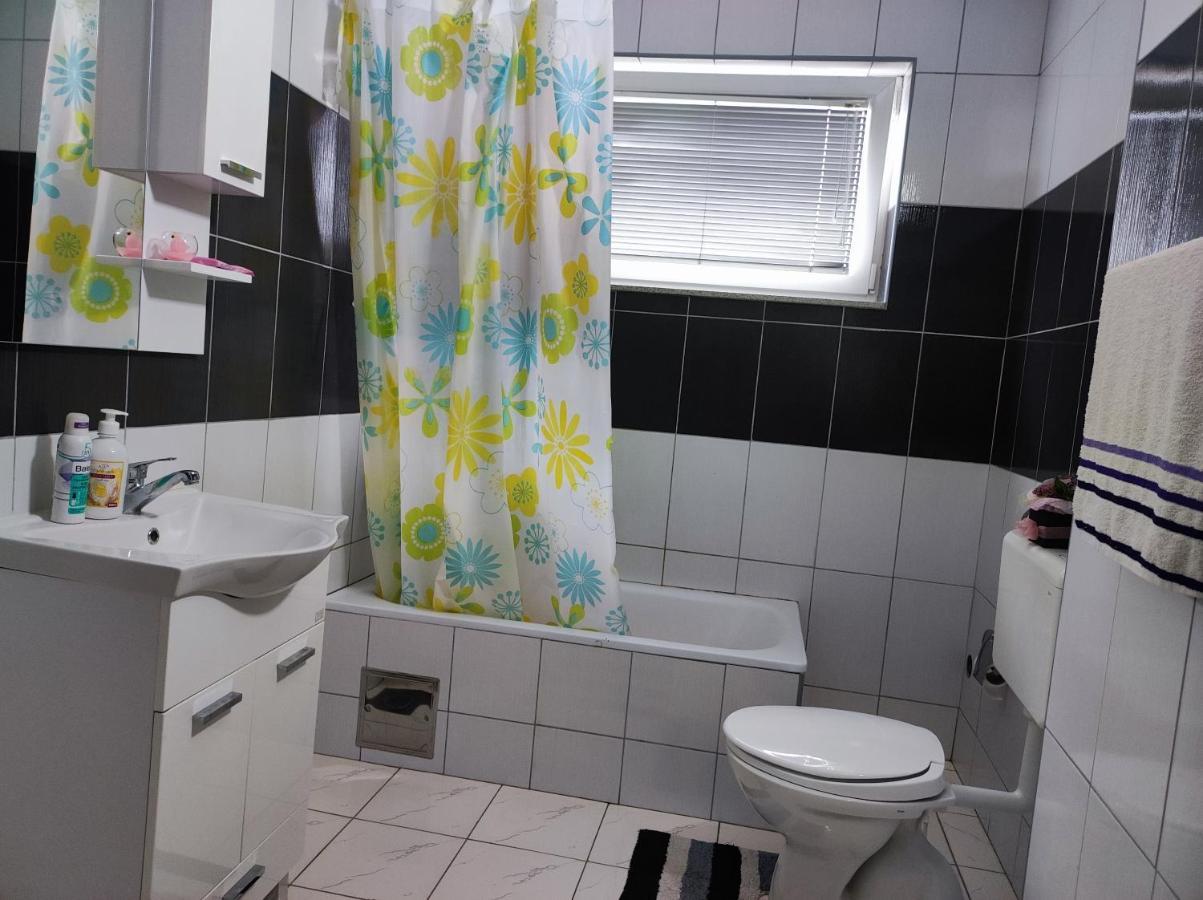 Appartement Vela-Edo à Zavidovici Extérieur photo